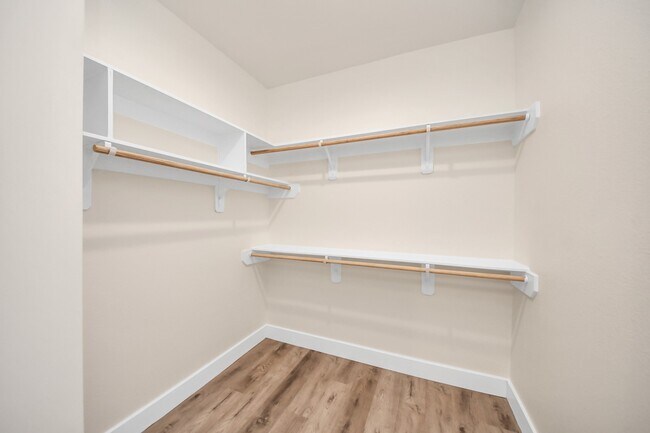 Building Photo - 6827 Mcwilliams Dr