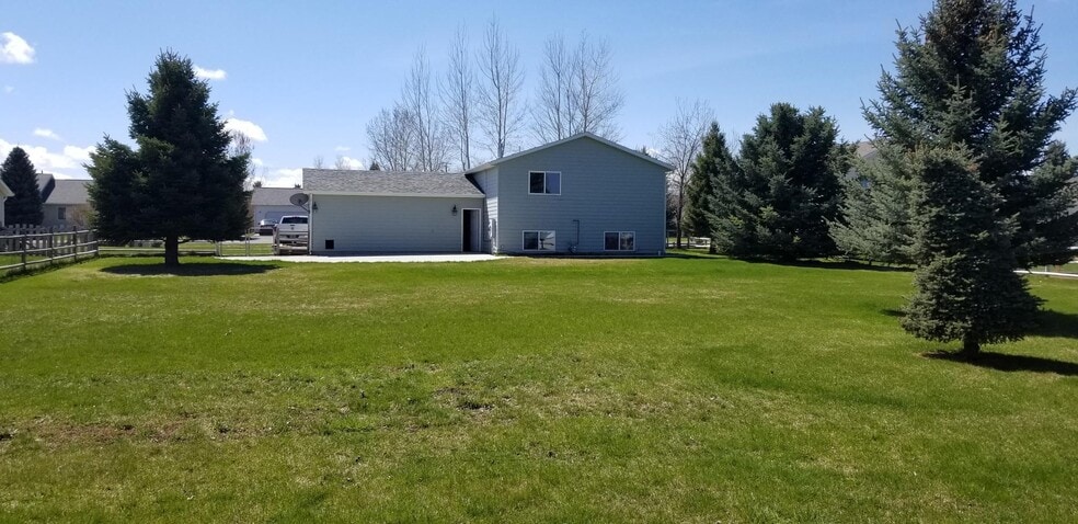 Building Photo - 341 Valley Grove Dr