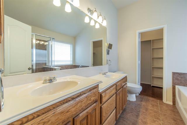 Building Photo - 8249 Fall Crest Dr
