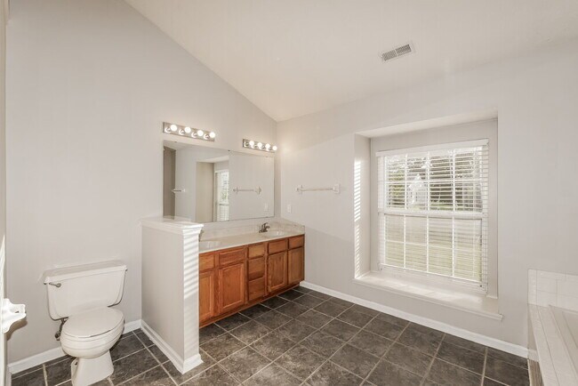 Building Photo - 401 Creekstone Dr