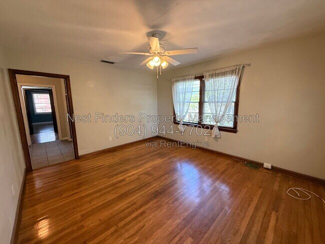 Building Photo - 3553 Oak St