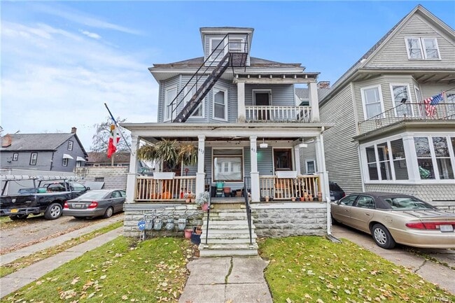 Building Photo - 411 Breckenridge St