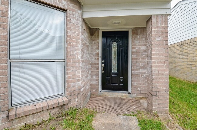 Building Photo - 11818 Spring Grove Dr