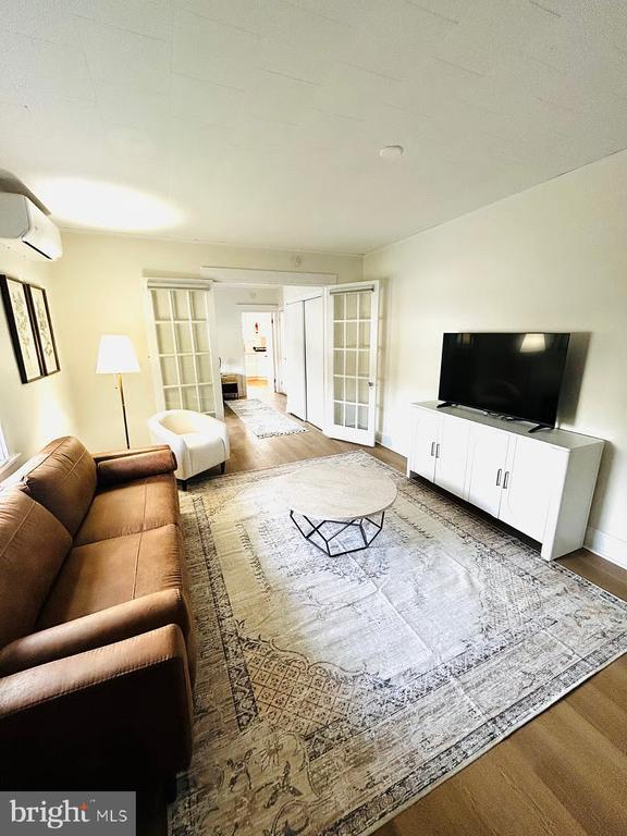 Building Photo - 525 N Broad St