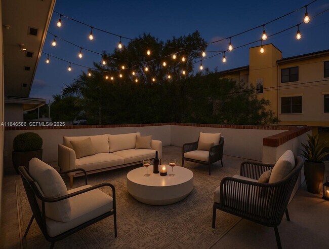 Building Photo - 539 Menendez Ave