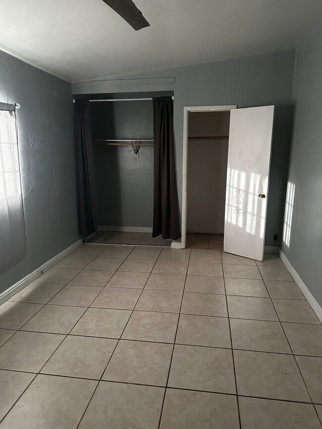 Building Photo - 2504 Reynolds Ave