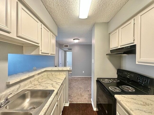 Building Photo - 2 Bed 1 Bath Apartment in South Tyler!
