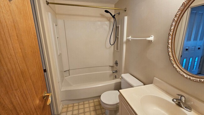 Building Photo - 1103 Bonnie Brae Dr
