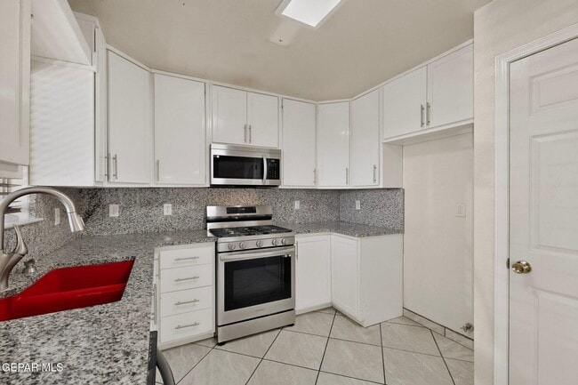 Building Photo - 14224 Desert Ash Dr
