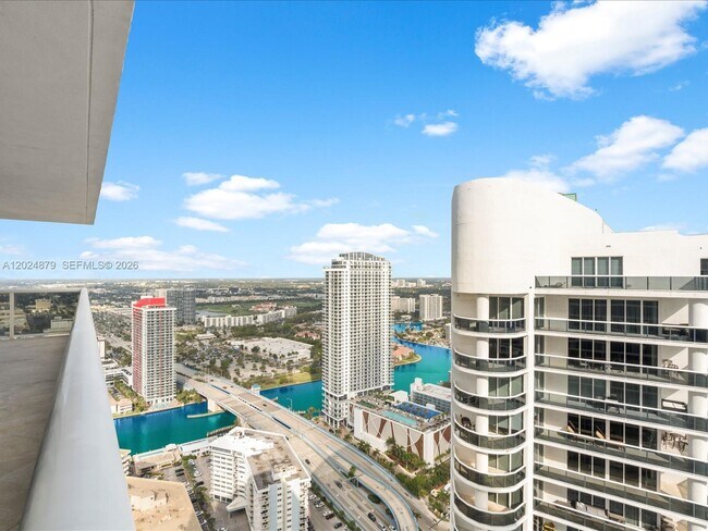 Building Photo - 1830 S Ocean Dr