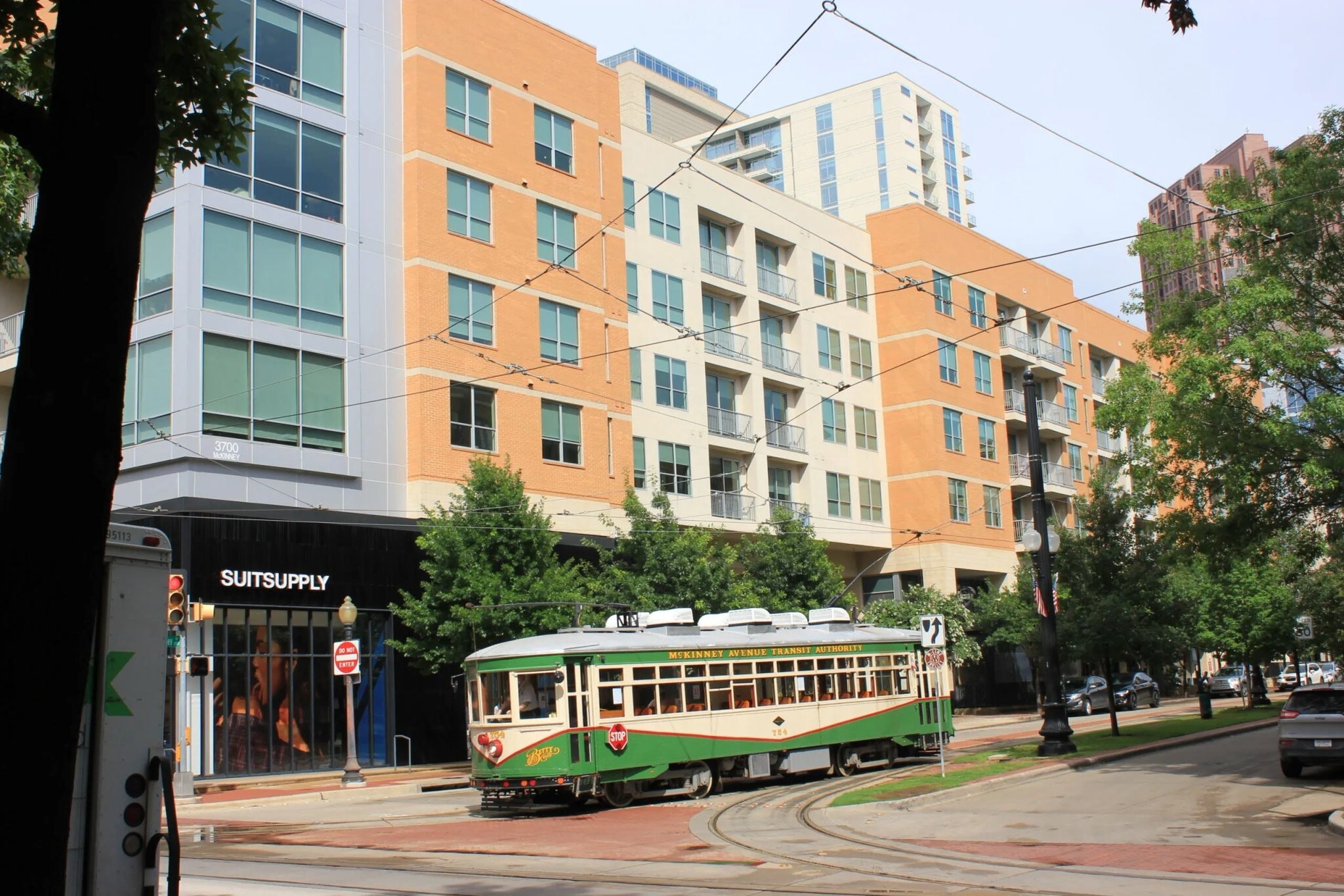 Building Photo - 2403 N Washington Ave