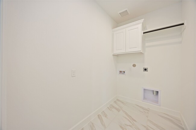 Building Photo - 2215 Falling Fig Ln