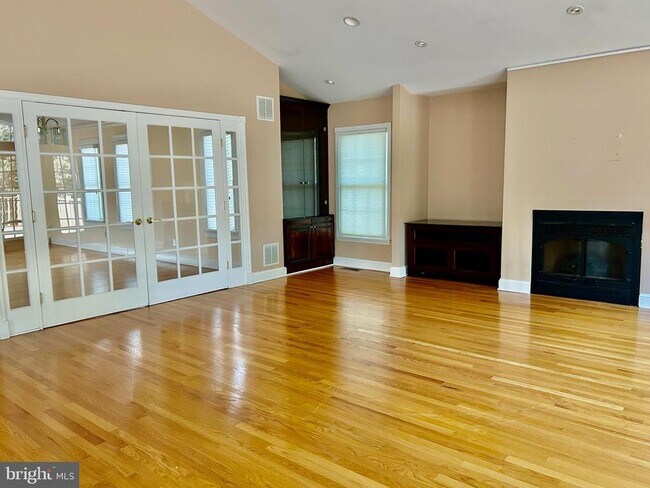 Building Photo - 328 Dodds Ln