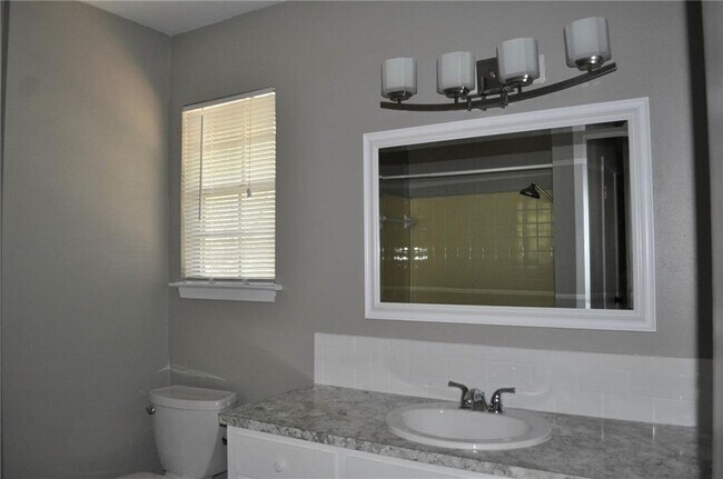 Building Photo - 3306 Doolin Dr