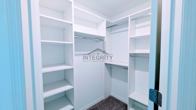 Building Photo - 6049 Shiner St