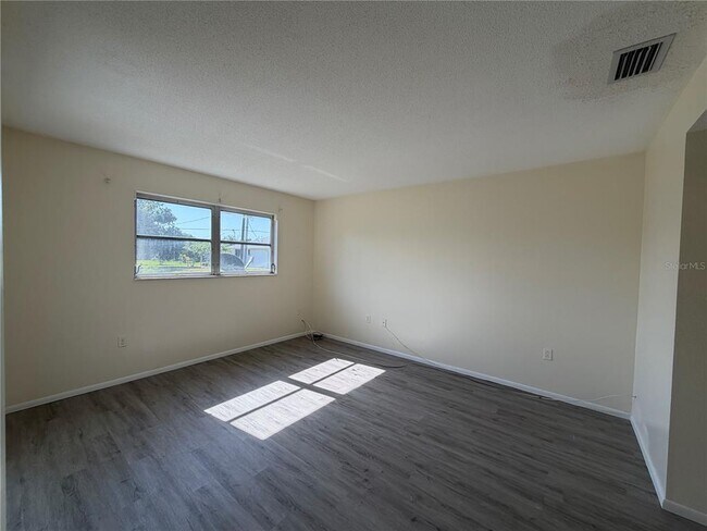 Building Photo - 2619 Magdalina Dr