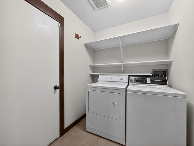 Building Photo - 5333 134th Ave SE