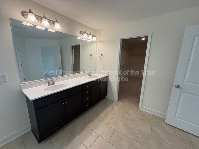 Building Photo - 5741 Marblehead Dr