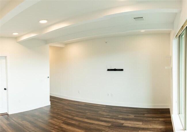 Building Photo - 4704 Sunset Trail