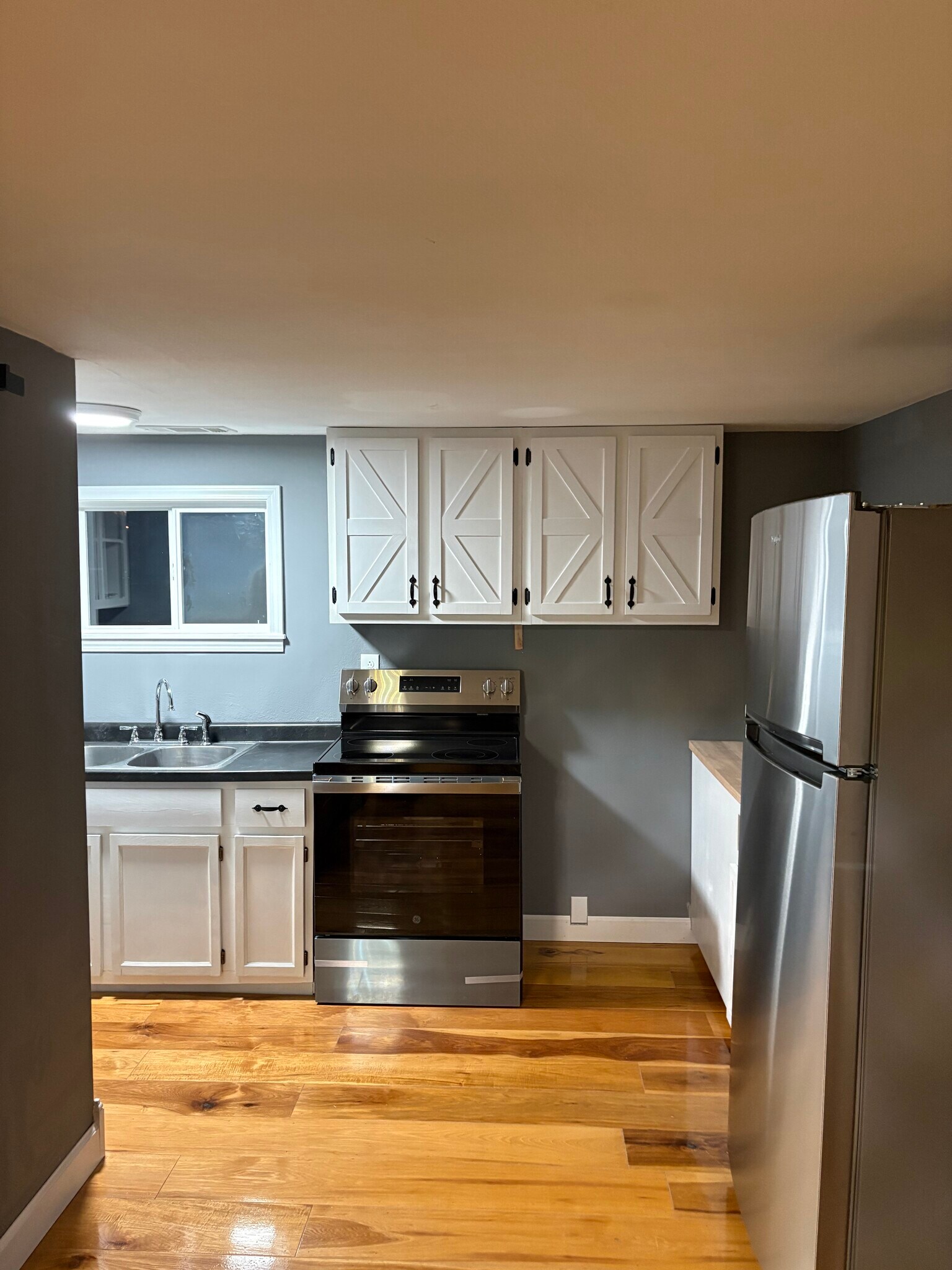 kitchen - 355 S 6th St