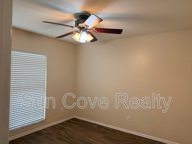 Building Photo - 4602 Gulfwinds Dr