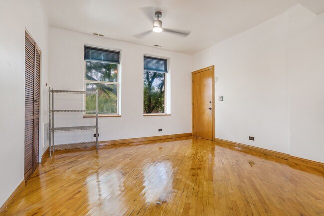 Building Photo - 1301 50th Ct
