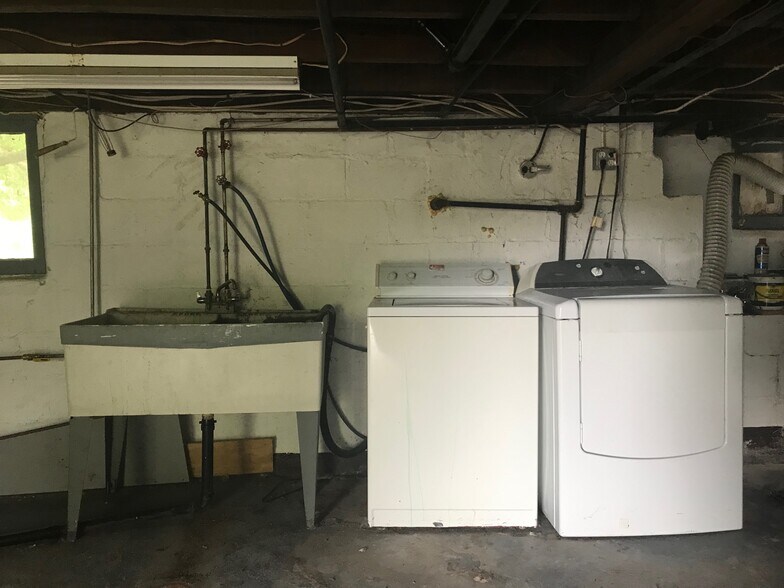 Building Photo - 5708 Pontiac Dr