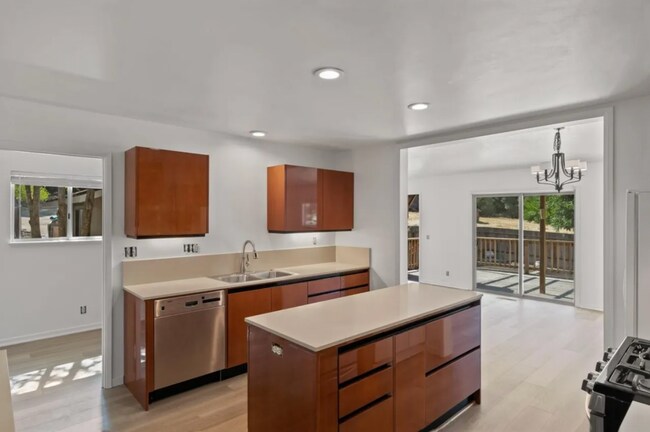 Building Photo - 20500 Cachagua Rd