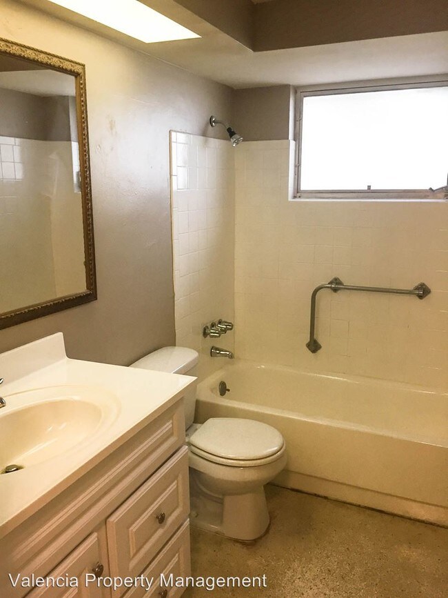 Building Photo - 2 br, 1.5 bath House - 4107 Westwood Dr