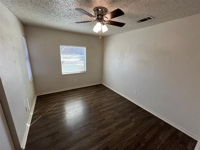 Building Photo - 1321 Woodcrest Dr