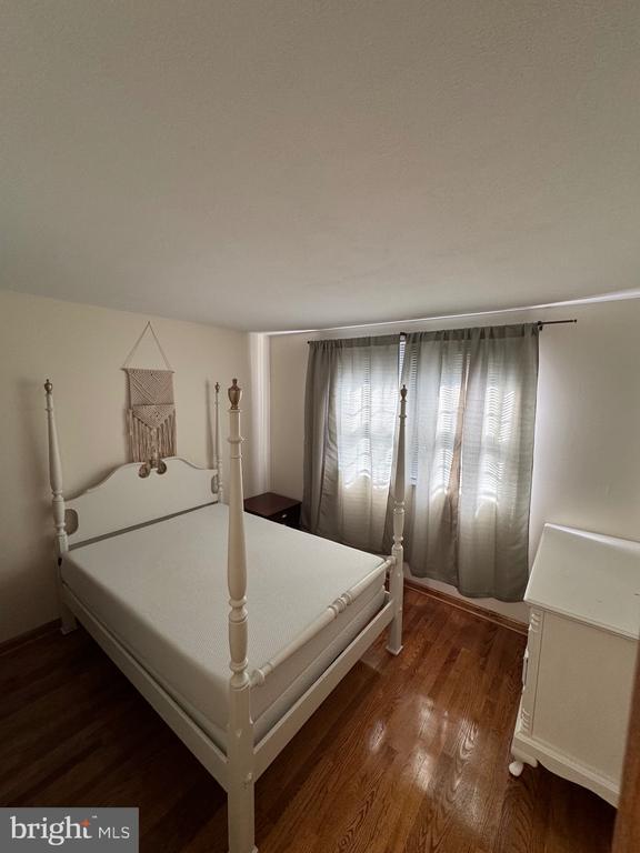 Building Photo - 172 Chapel Dr