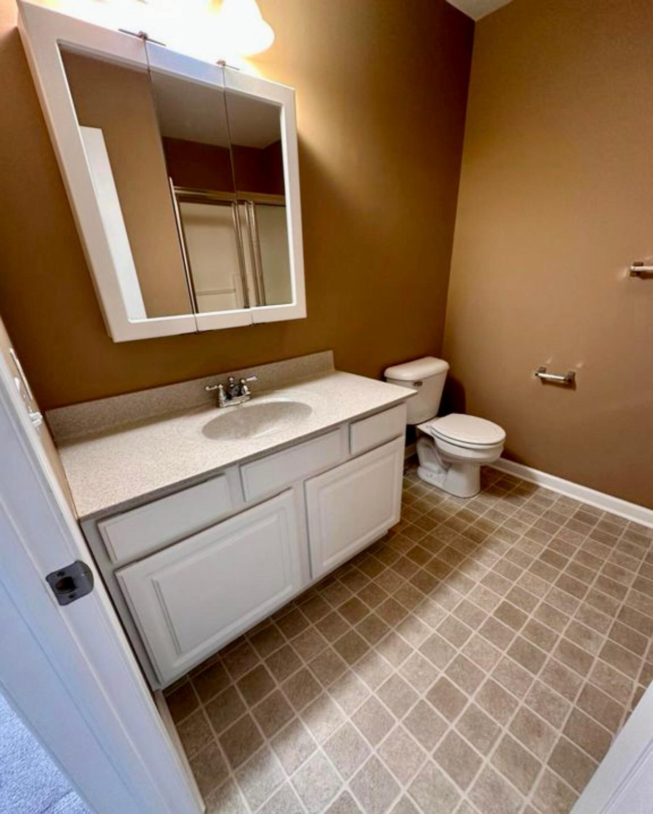 Building Photo - 2000 Curry Rd