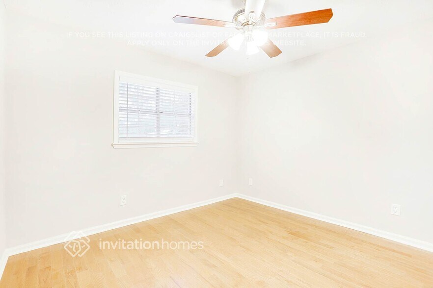 Building Photo - 695 Shore Pl