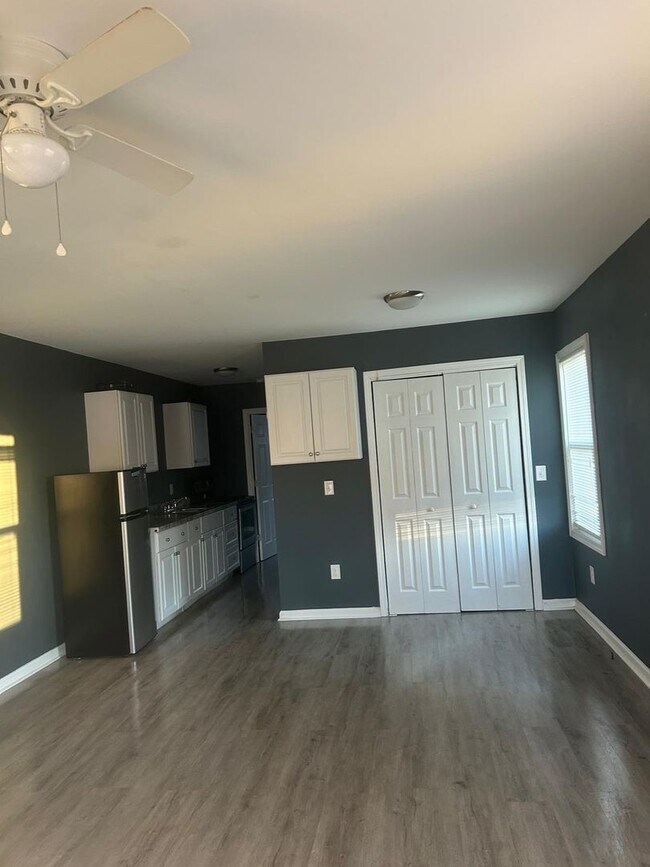 Building Photo - 313 W Kearns Ave