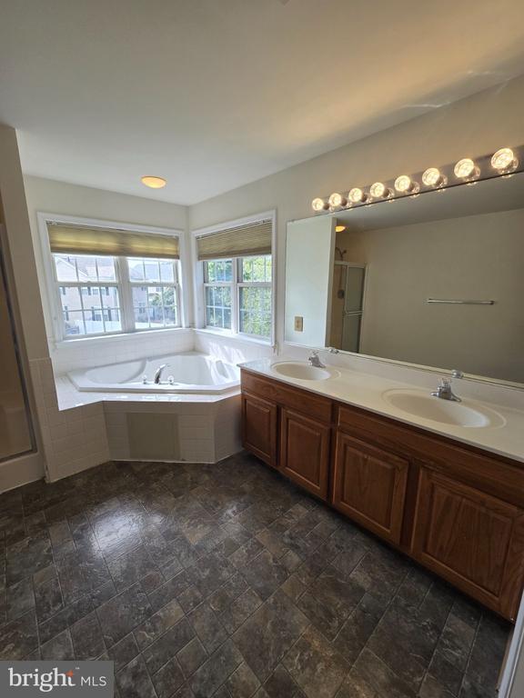 Building Photo - 10491 Carberry Ct