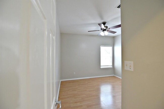 Building Photo - 2106 Charlotte Estates Dr