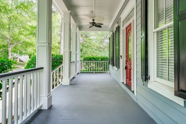 Building Photo - Beautiful home in Lake Carolina Harborside with Fully Equipped Private Apartment