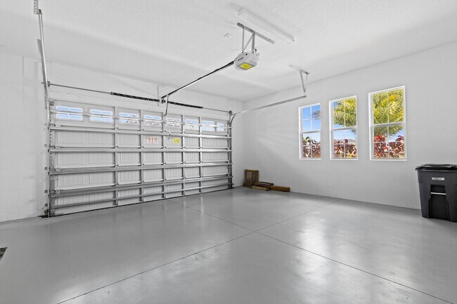 Building Photo - 14976 Woodlot Ct
