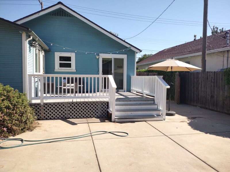 Building Photo - 5835 Broadway