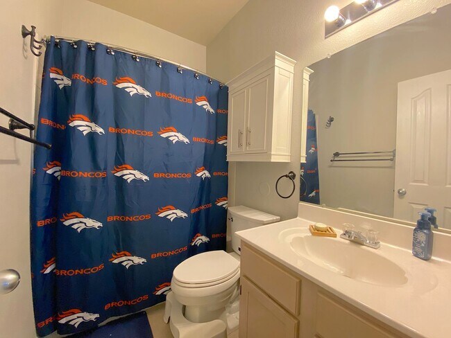 Building Photo - Northeast El Paso 3 bed with Refrig A/C and Solar Panels