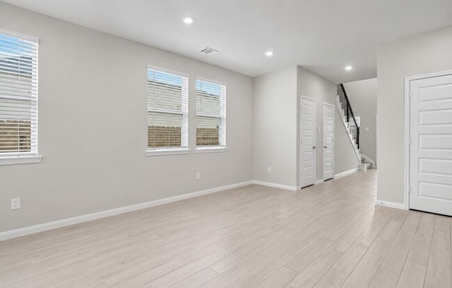 Building Photo - 17542 Rosette Grass Dr