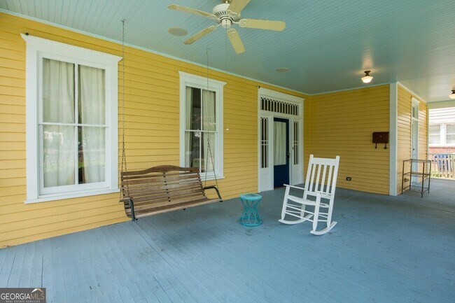 Building Photo - 765 Woodland Ave SE