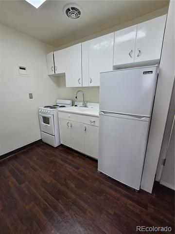 Building Photo - 197 E Powers Ave