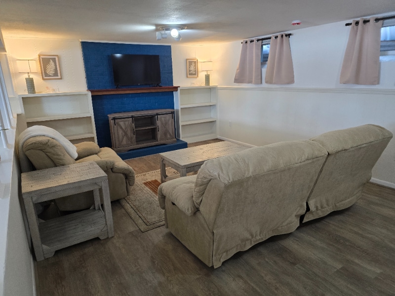 Building Photo - 308 Prospect Dr SW