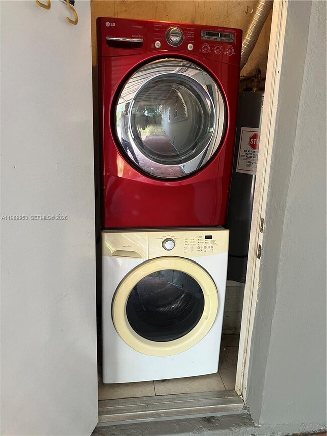 Building Photo - 5730 SW 37th St