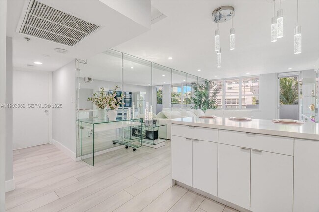 Building Photo - 100 Lincoln Rd