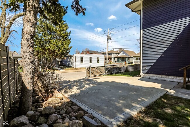 Building Photo - 1306 S East St