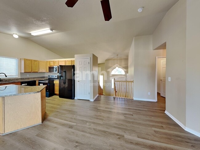 Building Photo - 2848 W 2125 S