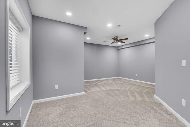 Building Photo - 40578 Sculpin Ct