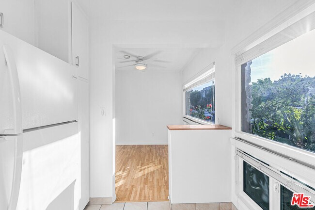 Building Photo - 122 Croft Ave